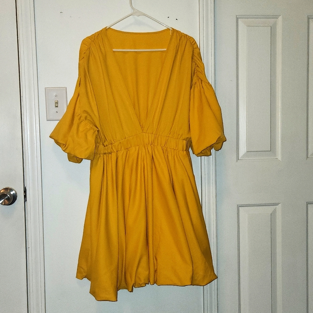 Muster Yellow Dress